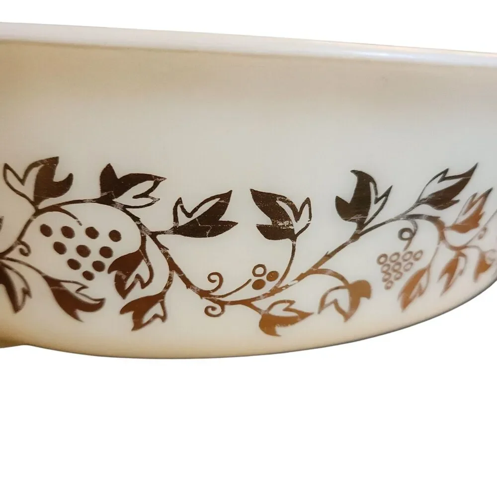 Vintage 1959 Pyrex Golden Grapes 2 1/2 Qt  Oval Casserole Dish  #045